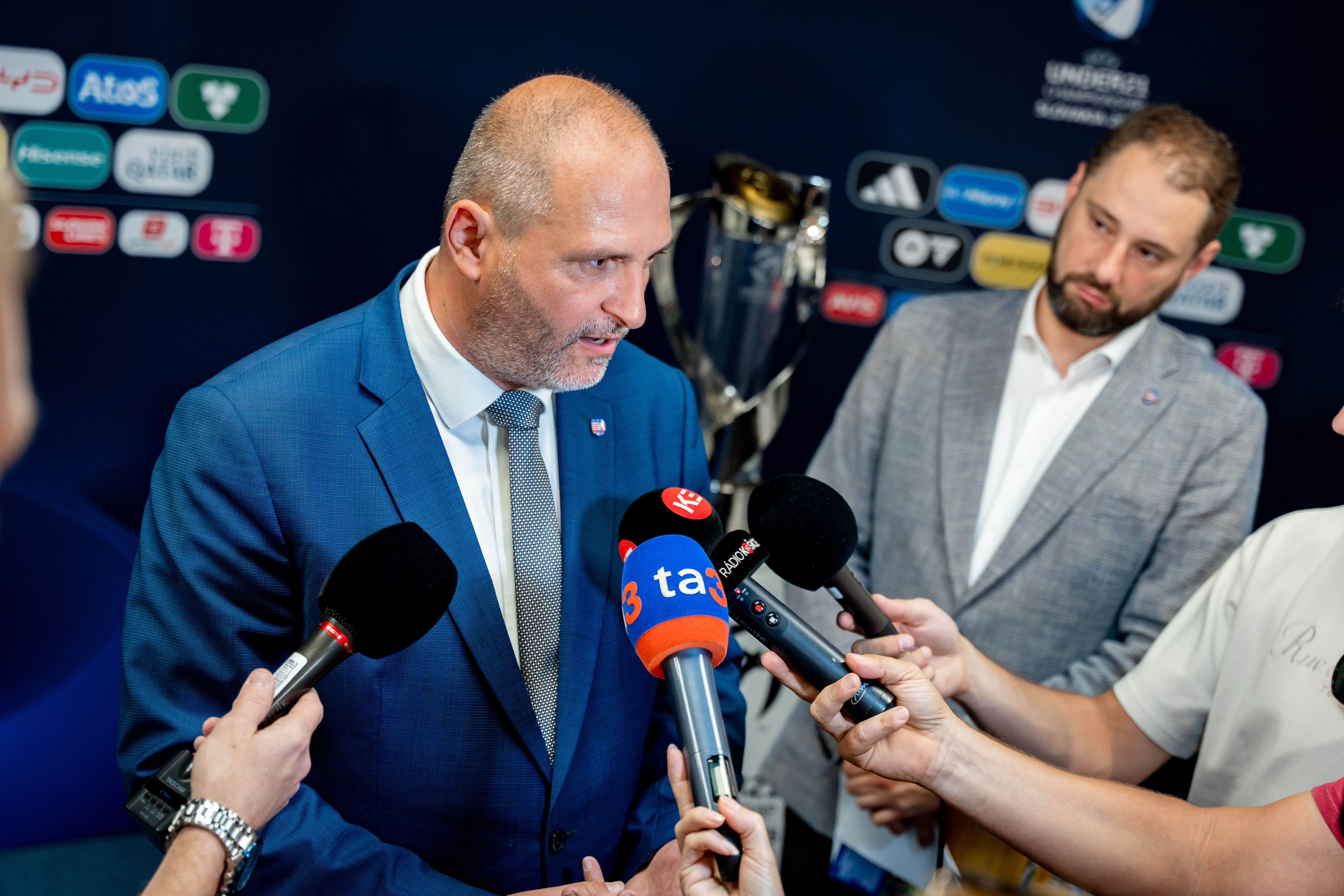 Tlacovy brifing - o pripravach sampionatu UEFA-37